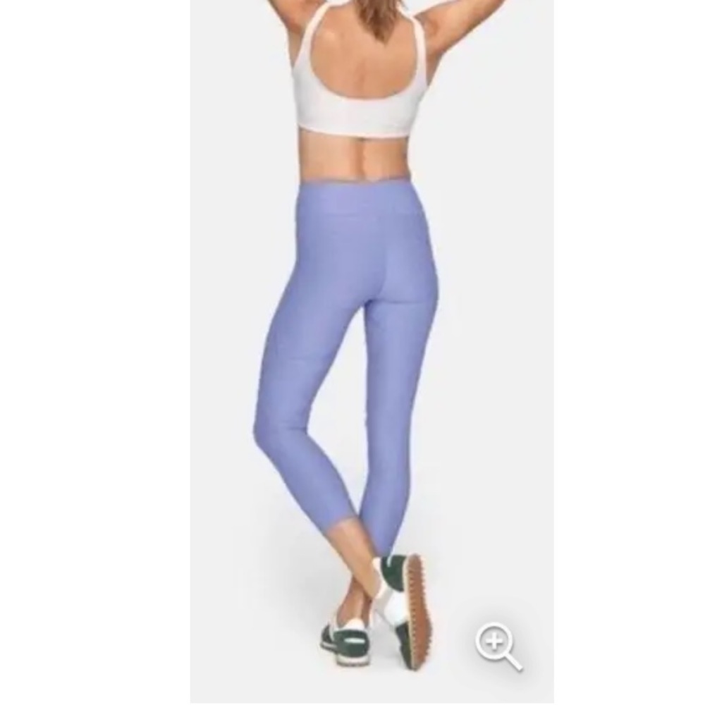 Outdoor Voices 3/4 warmup leggings in lilac - Picture 2 of 6